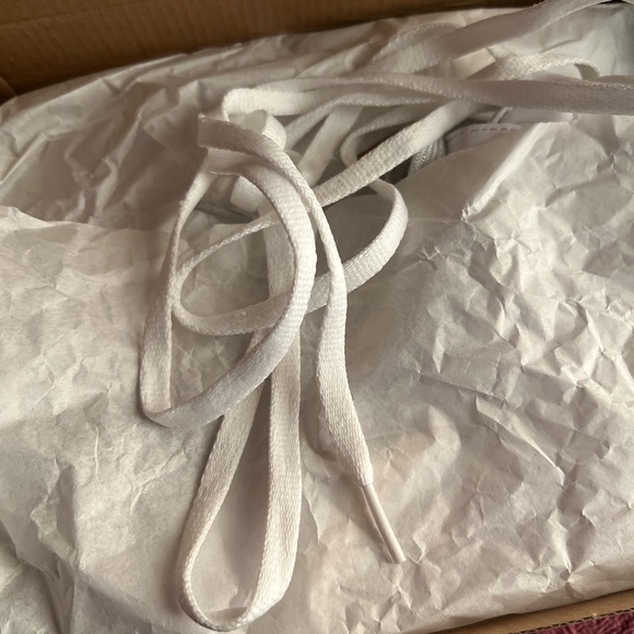White with iridescent strips on the side Reeboks - Picture 8 of 8